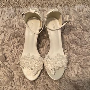 NEW - Bridal heels
